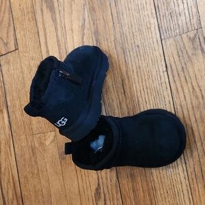 UGG Kids Toddler Classis Black Boots Size 6